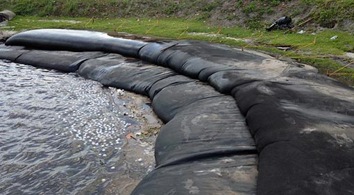 Hydraulic dredging, erosion control and lake bank restoration in southwest Florida